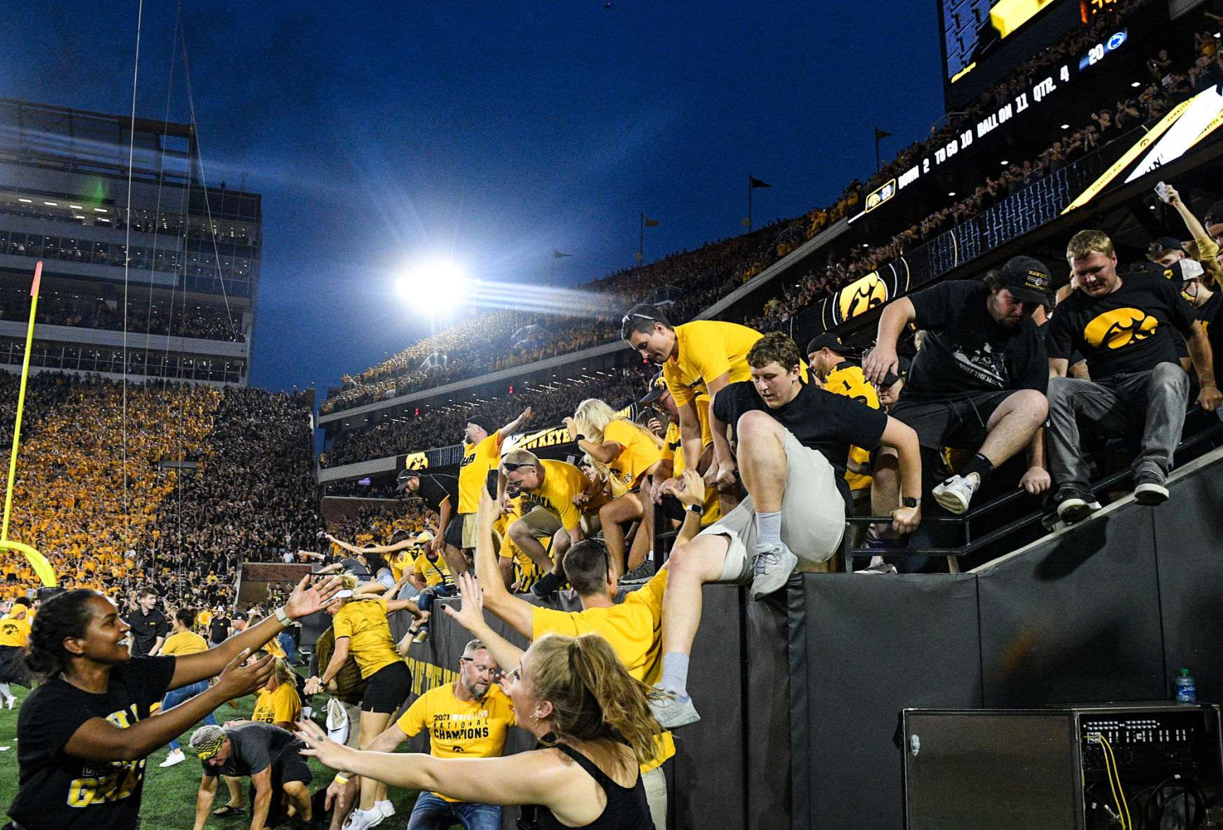 100921-qc-spt-iowa-fball-025